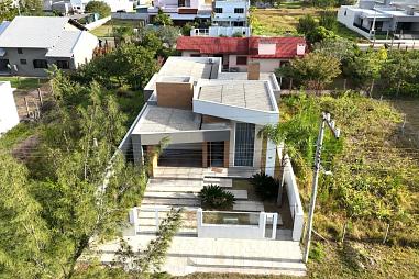 Casa Térrea Mobiliada com 3 Dormitórios à Venda em Bella Torres – Passo de Torres/SC - Pronto para morar