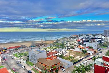 Apartamento à Venda na Praia Grande em Torres com Vista Definitiva para o Mar | 104 m² Privativos e 3 Dormitórios - Pron