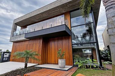 Casa de Alto Padrão com 4 Suítes no Ilhas Park em Torres | 519,95 m² - Pronto para morar